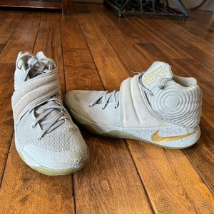 NIKE KYRIE 2 Ring Night Battle Gray Men's Shoe Size 13  US